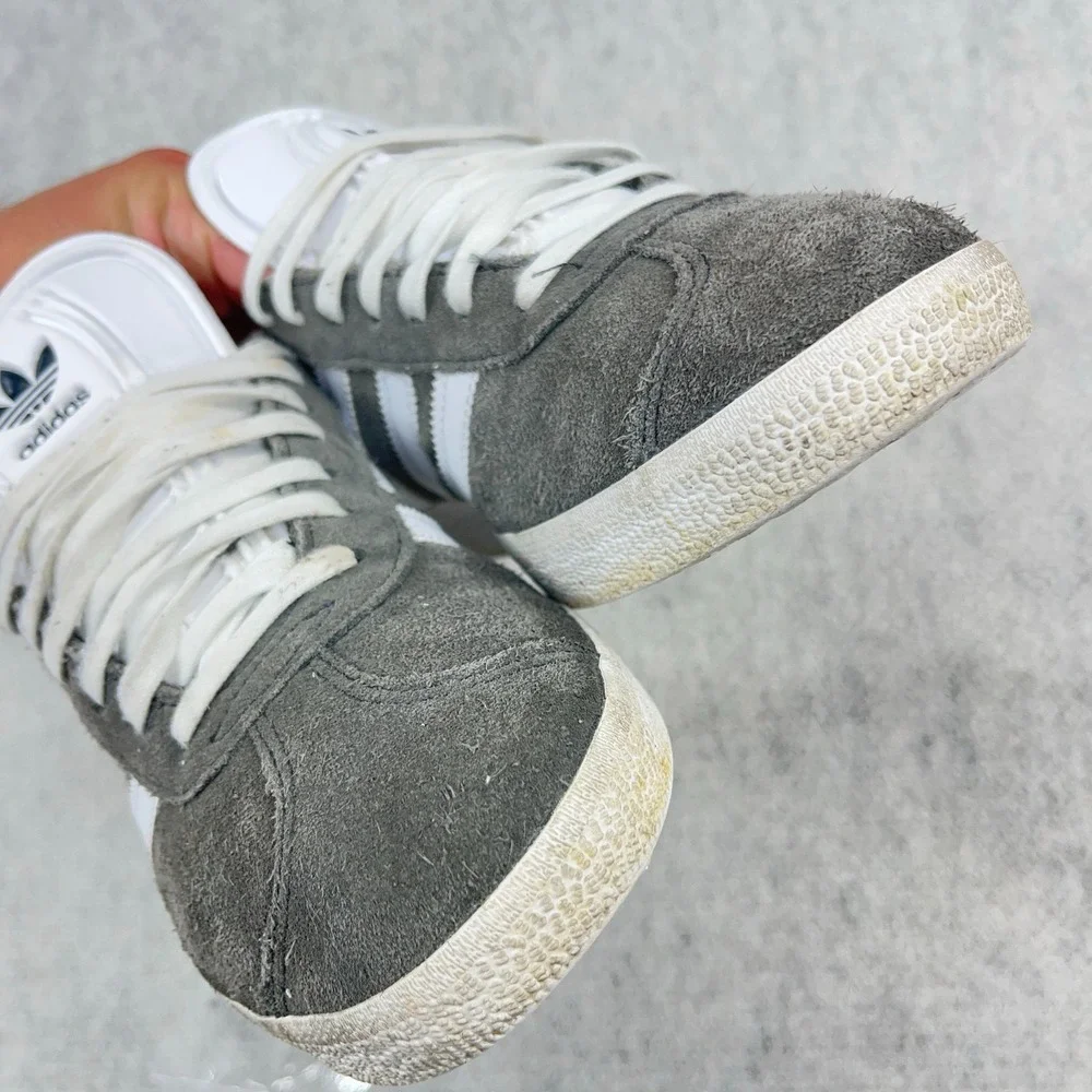 Adidas Gazelle Men Size 7.5 Grey Casual Athletic Sneakers Shoes Walking BB5480